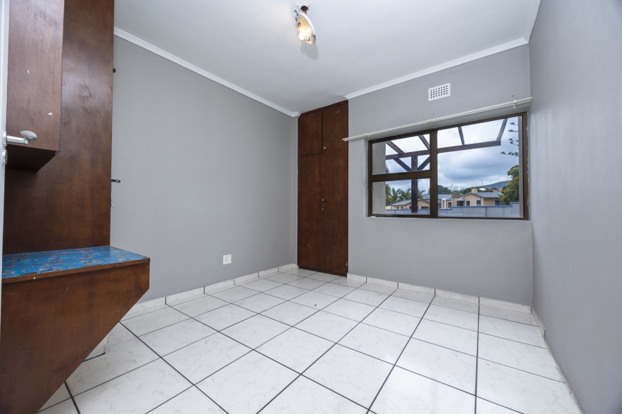 7 Bedroom Property for Sale in Plattekloof Western Cape